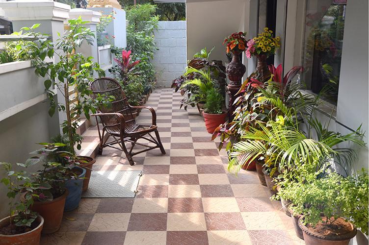 Suryas Guest House Chennai Exterior photo
